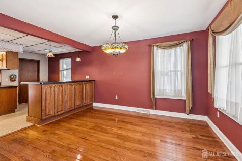 22 Roosevelt Street South River NJ 08882