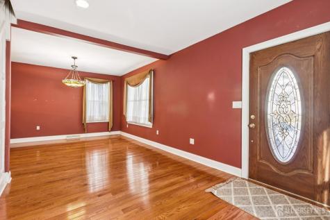 22 Roosevelt Street South River NJ 08882