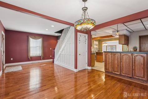 22 Roosevelt Street South River NJ 08882