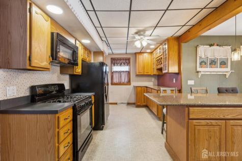22 Roosevelt Street South River NJ 08882