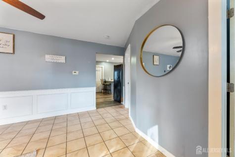8 Tanglewood Drive Barnegat NJ 08005