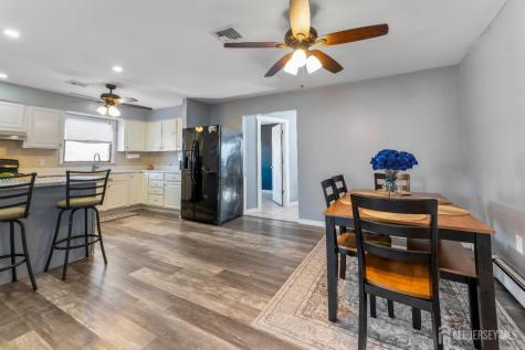 8 Tanglewood Drive Barnegat NJ 08005