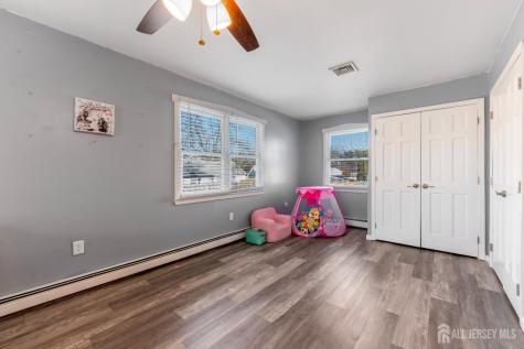 8 Tanglewood Drive Barnegat NJ 08005
