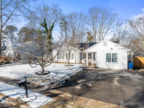 8 Tanglewood Drive Barnegat NJ 08005