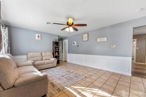 8 Tanglewood Drive Barnegat NJ 08005