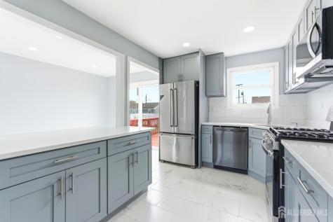 29 Swarthmore Drive Carteret NJ 07008
