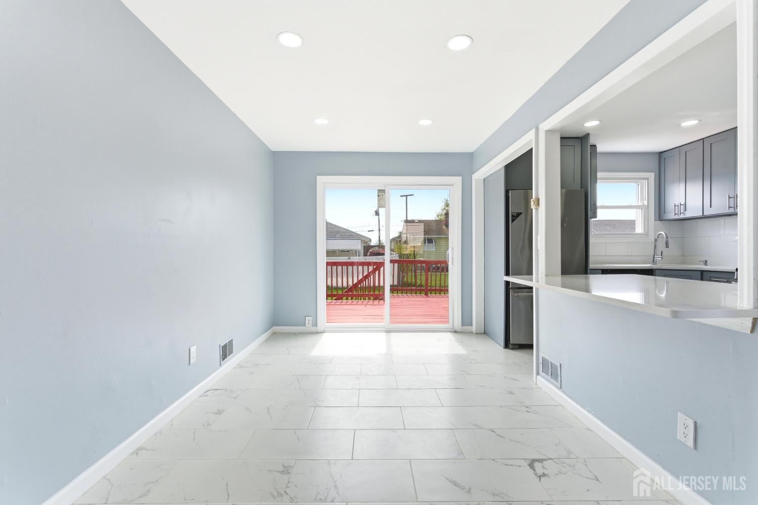 29 Swarthmore Drive Carteret NJ 07008