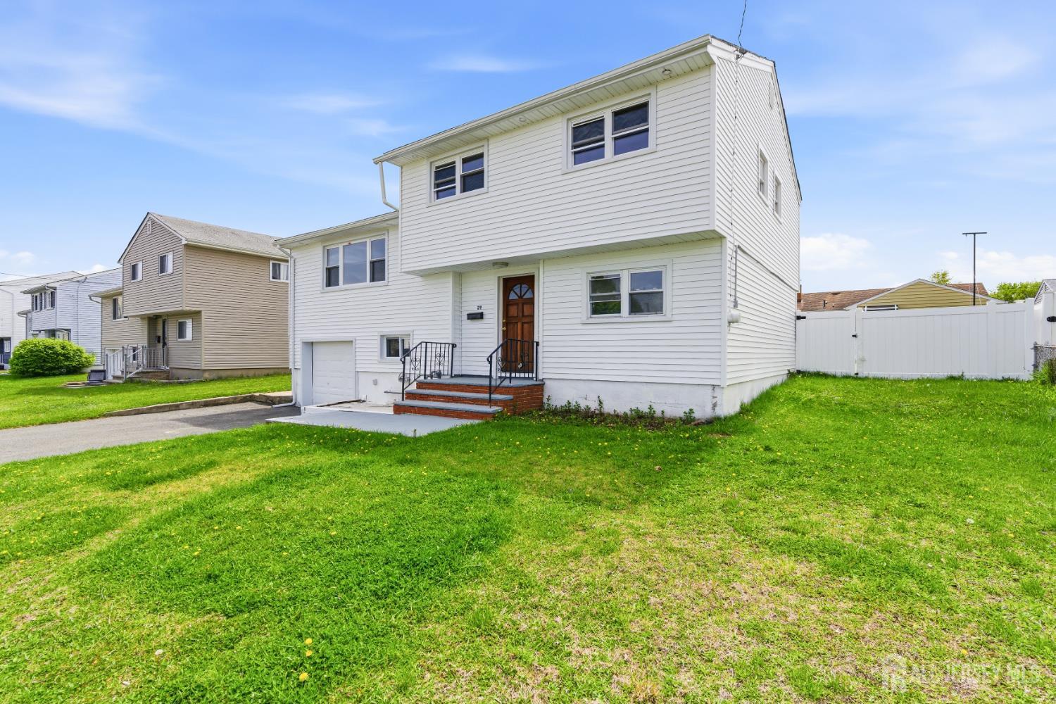 29 Swarthmore Drive Carteret NJ 07008