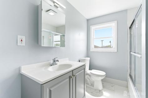 29 Swarthmore Drive Carteret NJ 07008