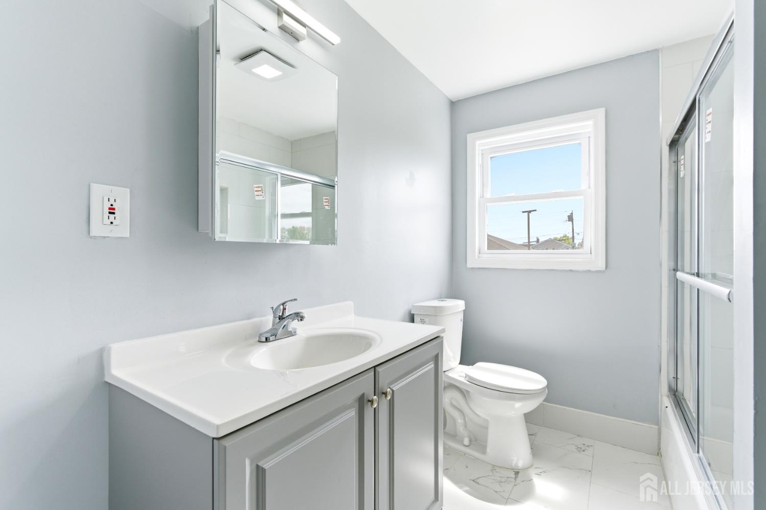 29 Swarthmore Drive Carteret NJ 07008