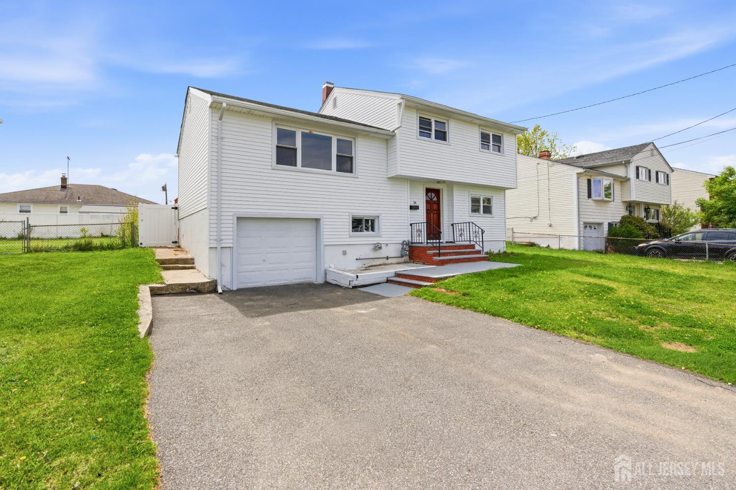 29 Swarthmore Drive Carteret NJ 07008
