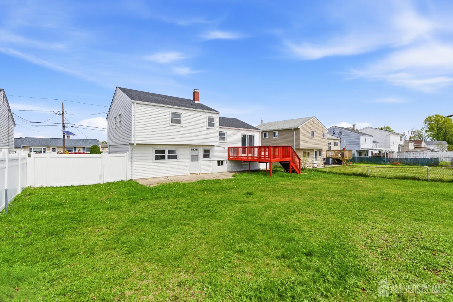 29 Swarthmore Drive Carteret NJ 07008
