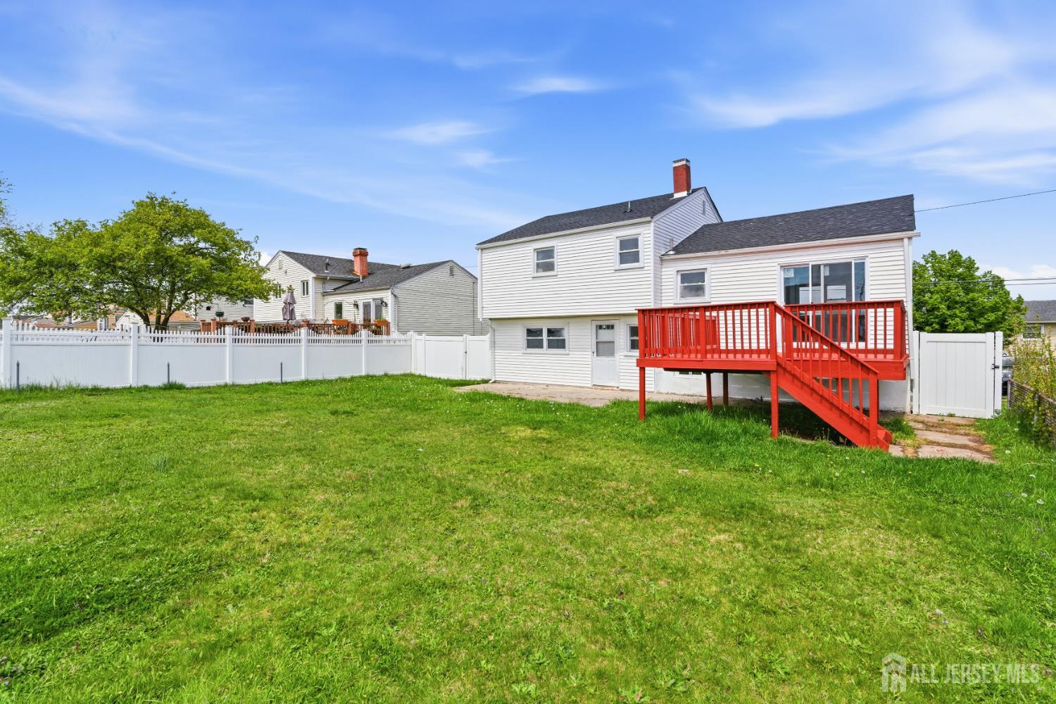29 Swarthmore Drive Carteret NJ 07008