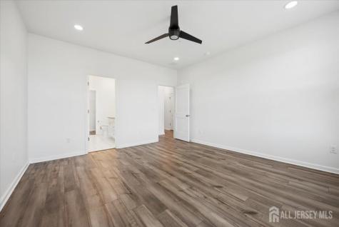 82 Depot Way Dunellen NJ 08812