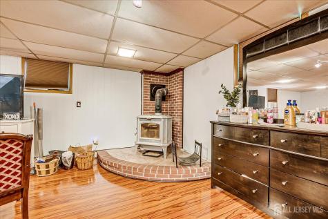 606 Knopf Street Linden NJ 07036