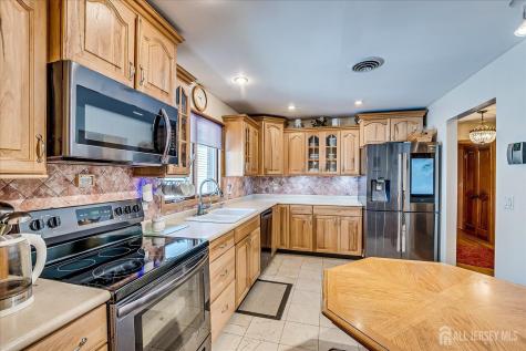 606 Knopf Street Linden NJ 07036
