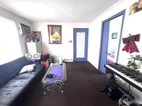 28 Silzer Avenue Avenue Iselin NJ 08830
