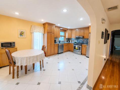 41 Edgewood Avenue Colonia NJ 07067