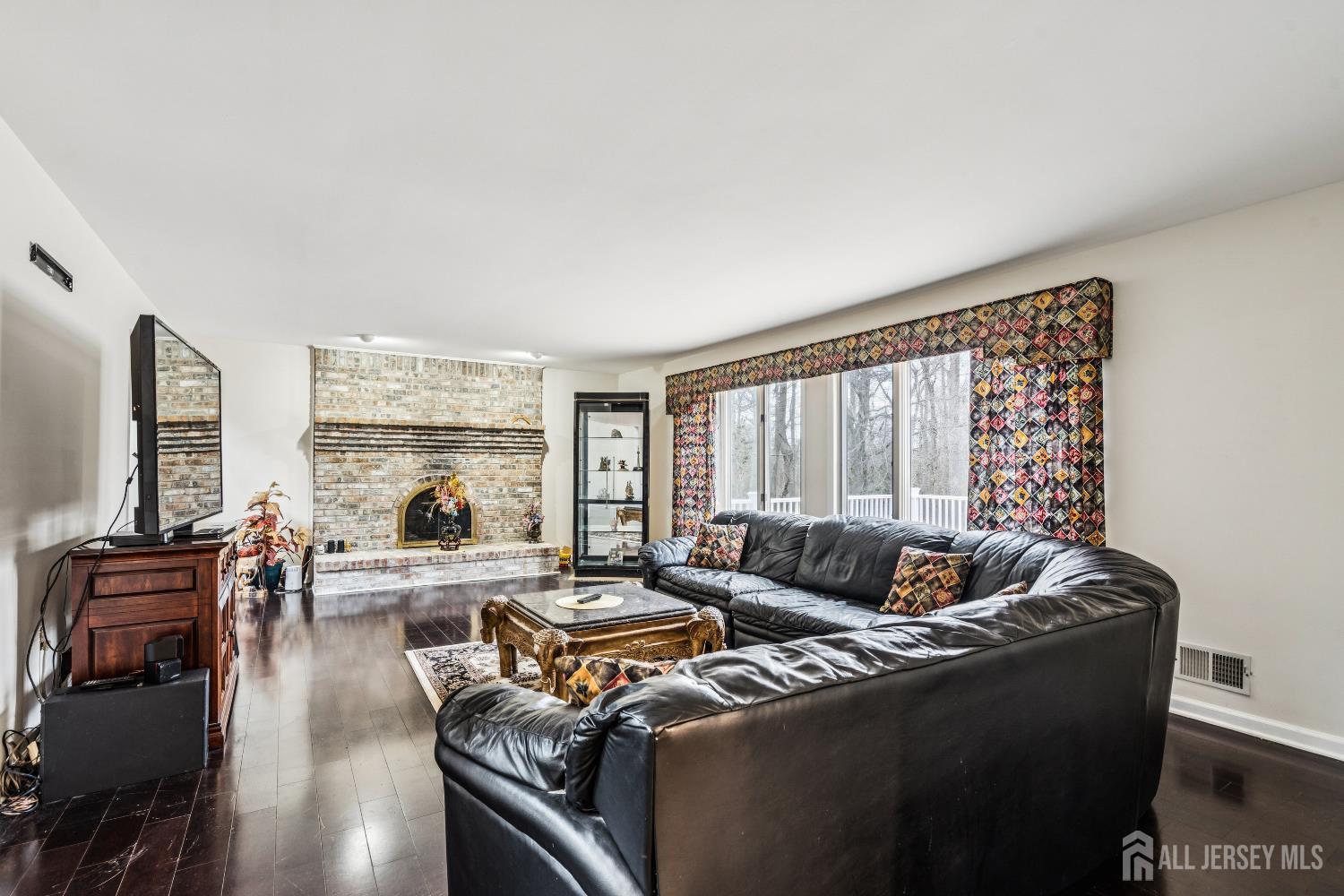 3 Shira Lane Manalapan NJ 07726
