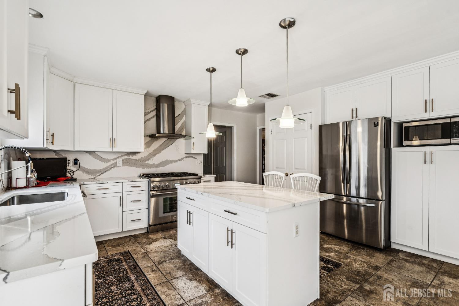 3 Shira Lane Manalapan NJ 07726