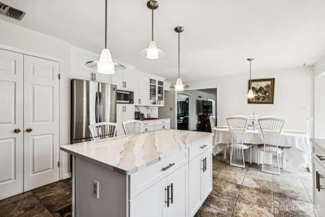 3 Shira Lane Manalapan NJ 07726