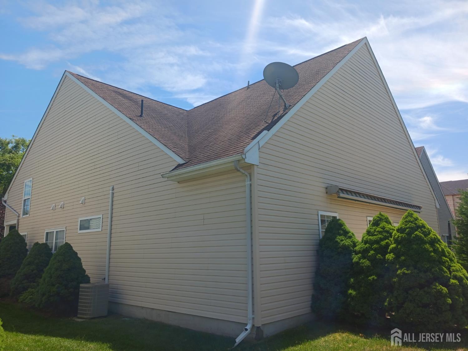 6 Holly Manor Court Helmetta NJ 08828