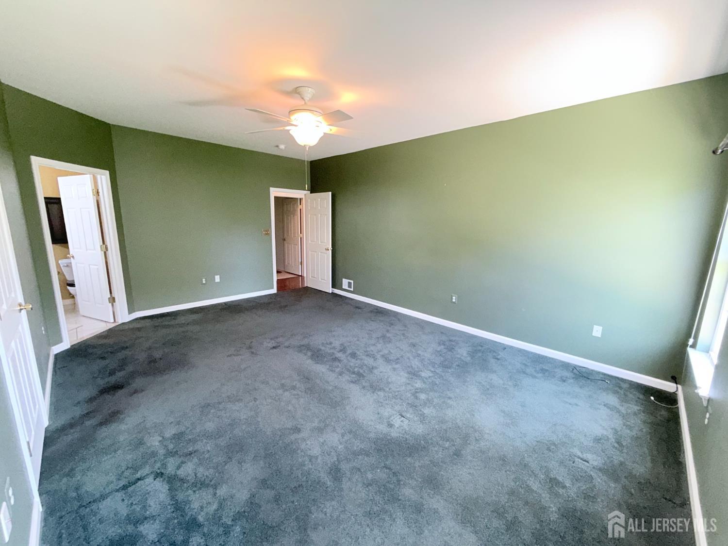 6 Holly Manor Court Helmetta NJ 08828