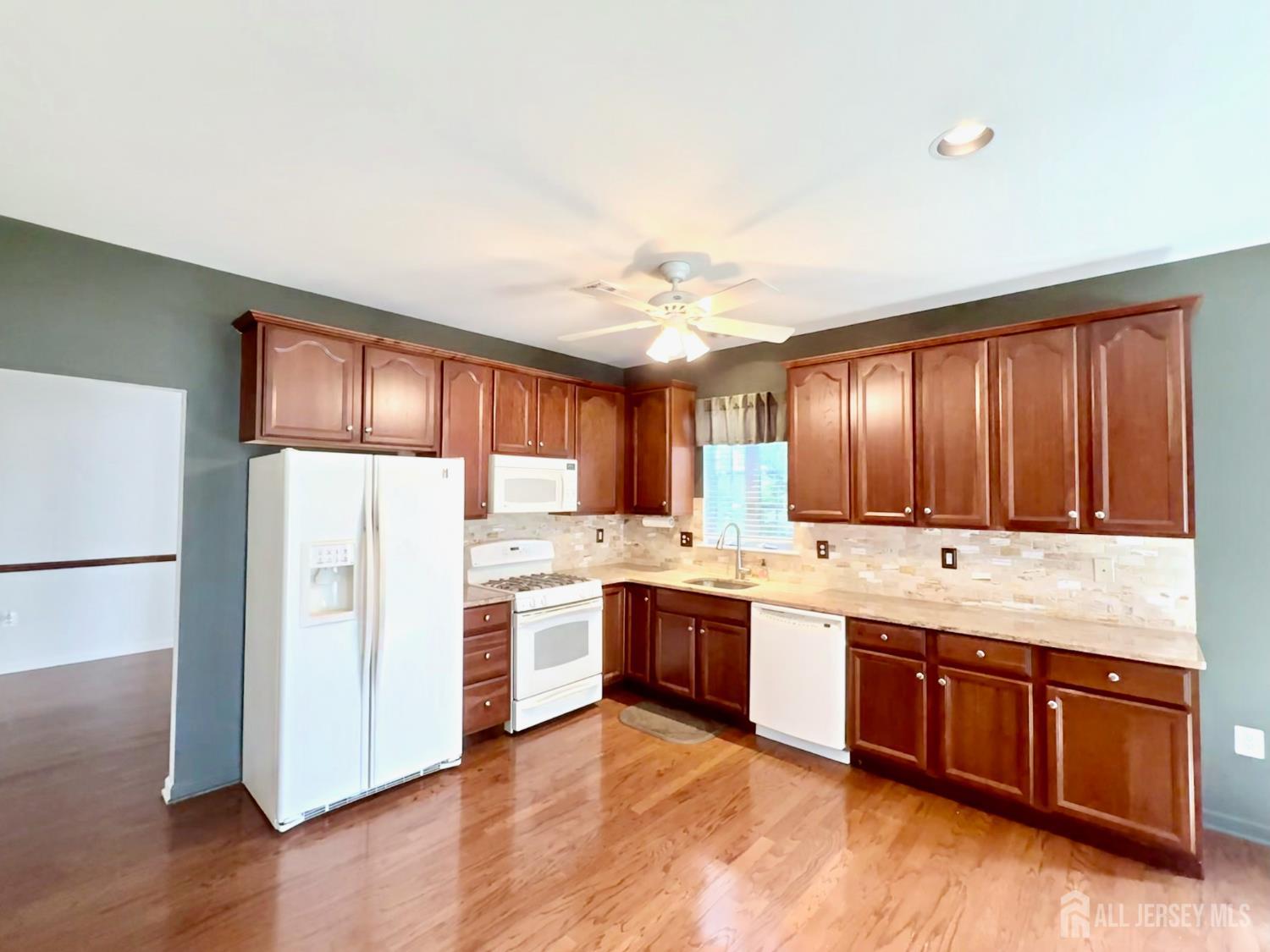 6 Holly Manor Court Helmetta NJ 08828