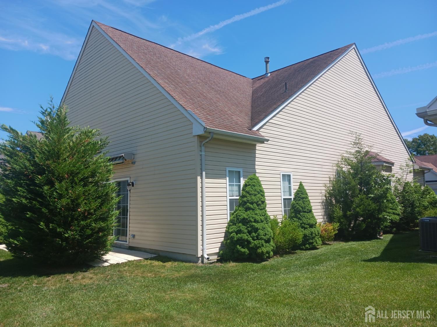 6 Holly Manor Court Helmetta NJ 08828