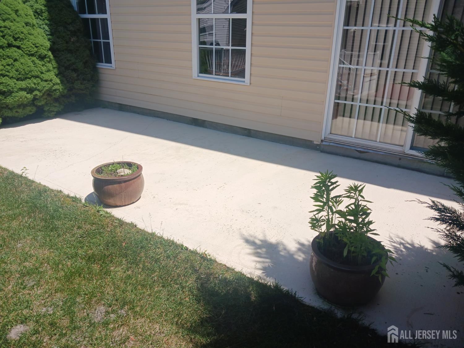 6 Holly Manor Court Helmetta NJ 08828