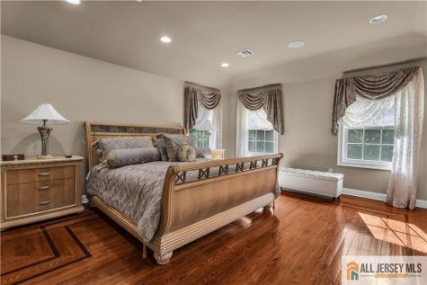 12 White Oak Lane Matawan NJ 07747