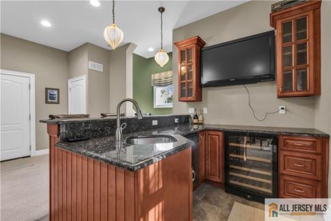 12 White Oak Lane Matawan NJ 07747