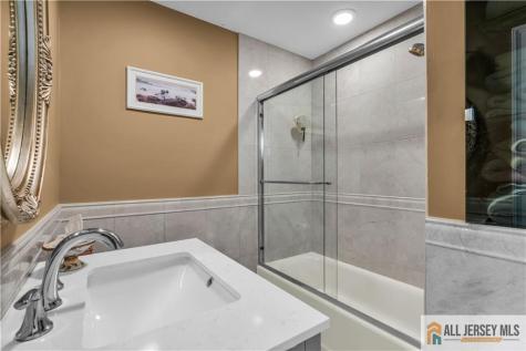 12 White Oak Lane Matawan NJ 07747