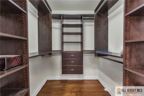 12 White Oak Lane Matawan NJ 07747