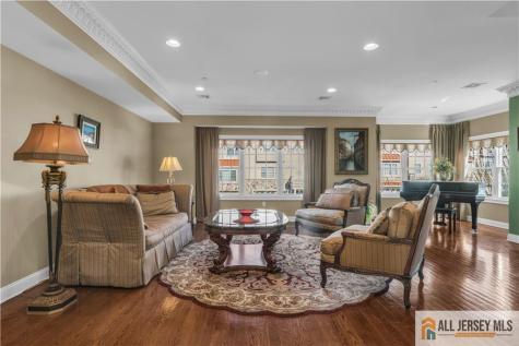 12 White Oak Lane Matawan NJ 07747