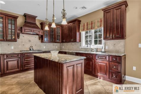 12 White Oak Lane Matawan NJ 07747