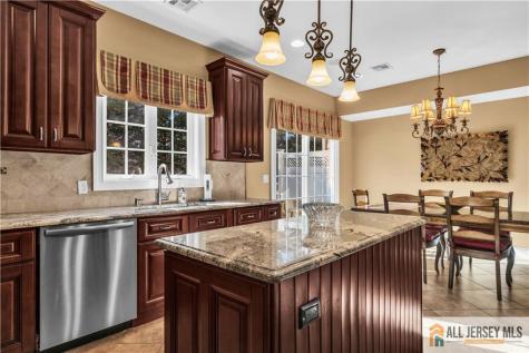 12 White Oak Lane Matawan NJ 07747