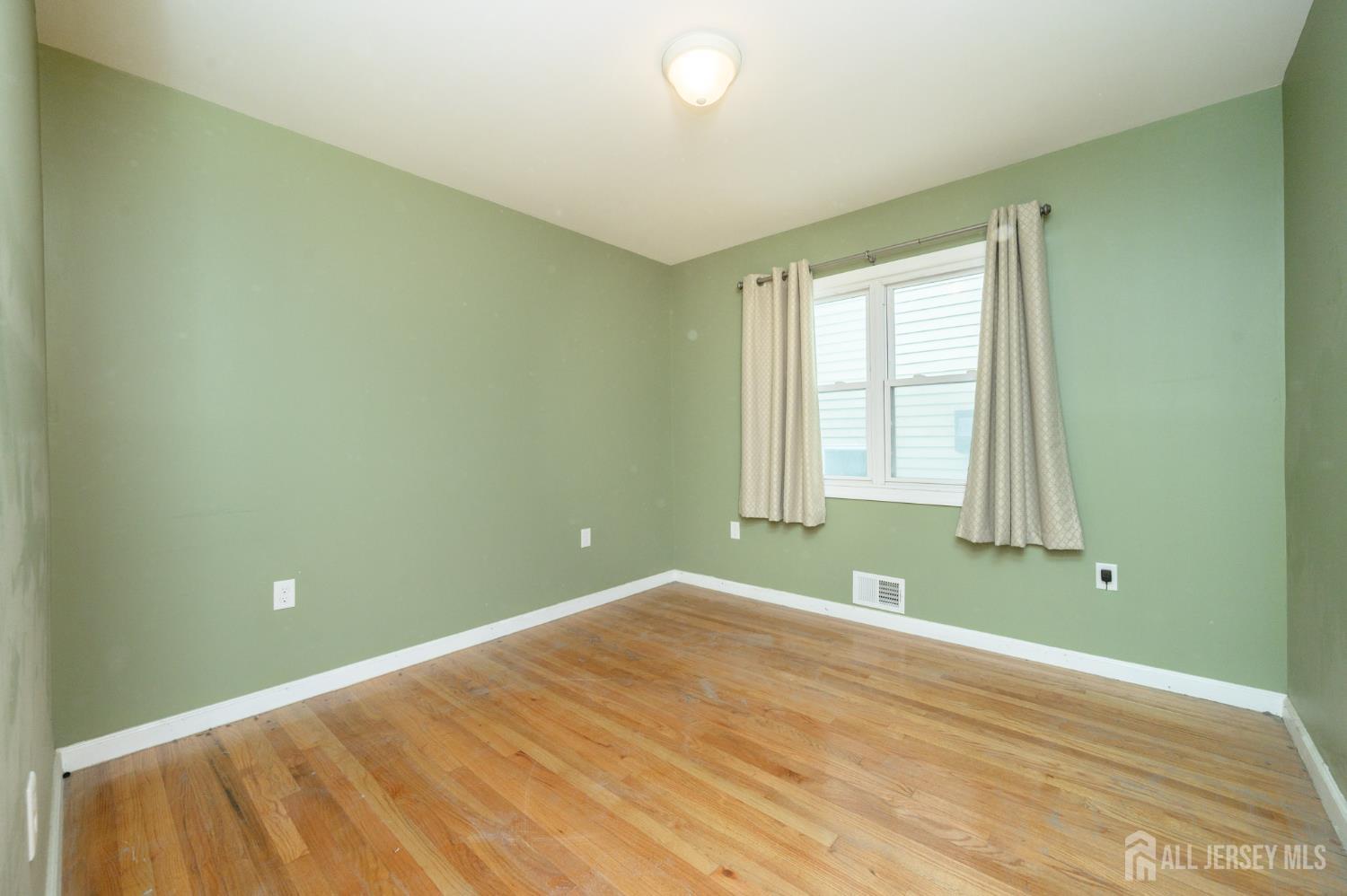 197 W 26th Street W Bayonne NJ 07002