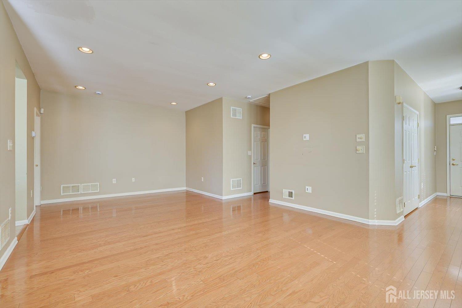 39 Stony Path Drive South Brunswick NJ 08810