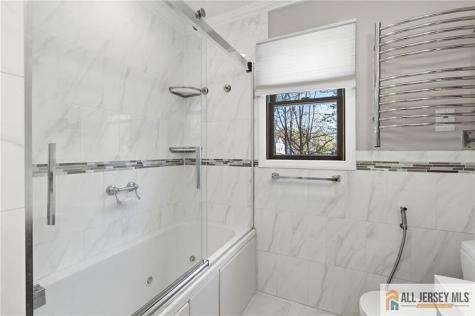 1622 Taylor Drive North Brunswick NJ 08902