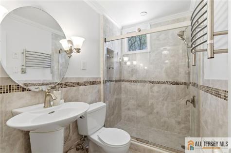 1622 Taylor Drive North Brunswick NJ 08902