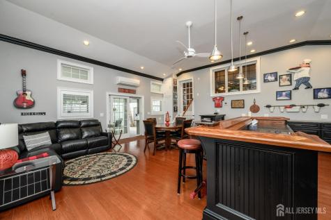 10 Crampton Avenue Woodbridge Proper NJ 07095