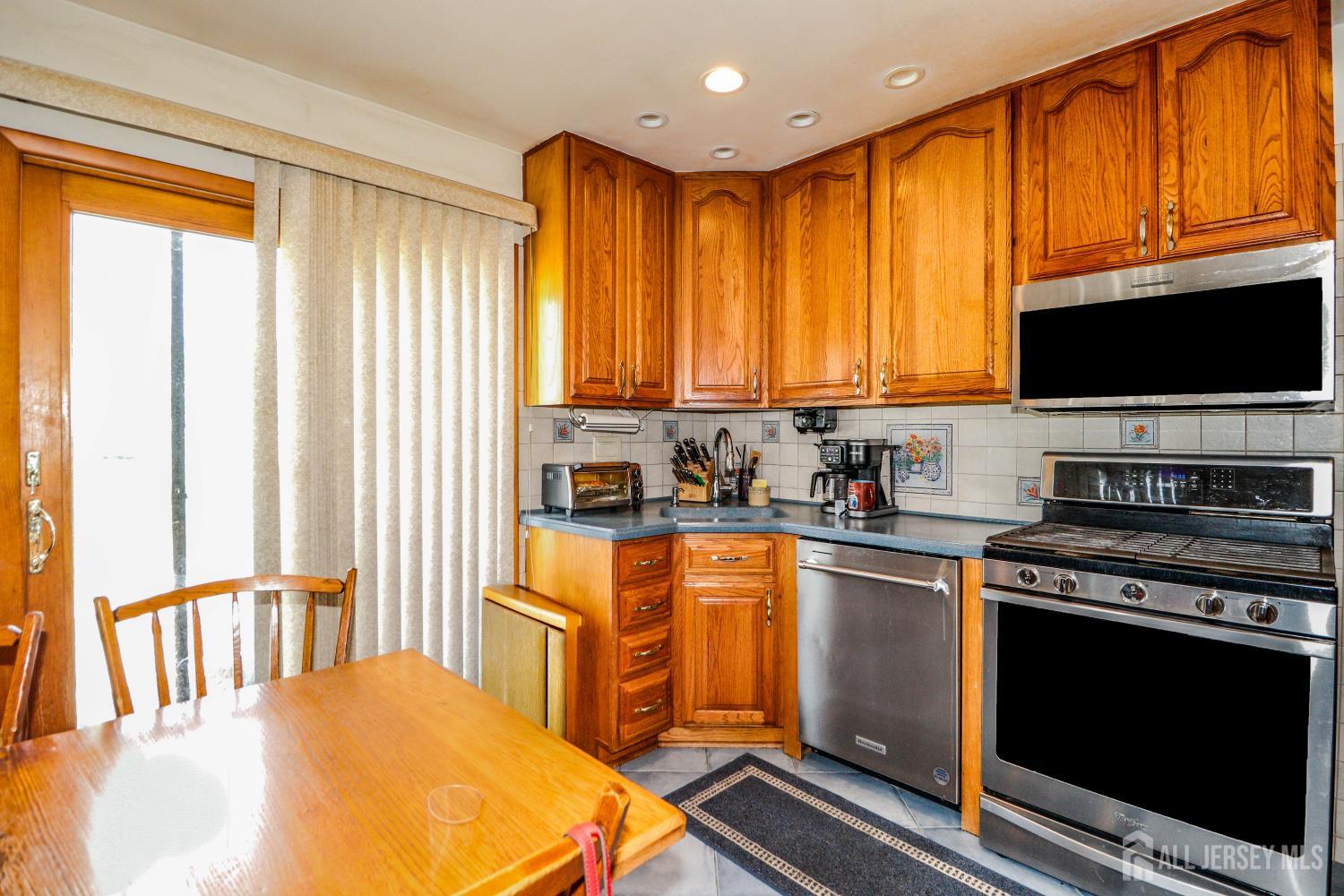13 Meade Street Sewaren NJ 07077