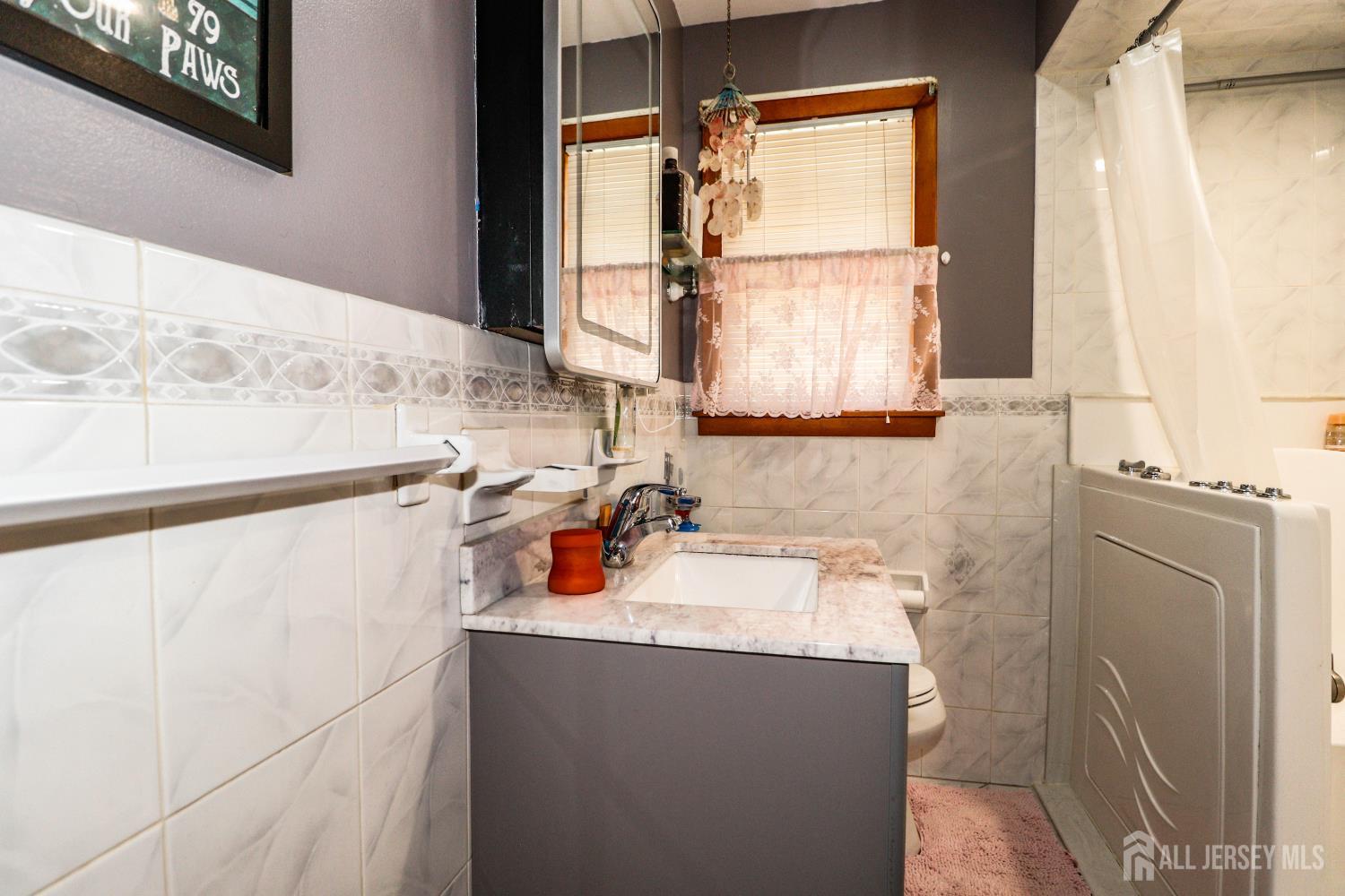 13 Meade Street Sewaren NJ 07077