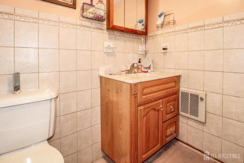 13 Meade Street Sewaren NJ 07077
