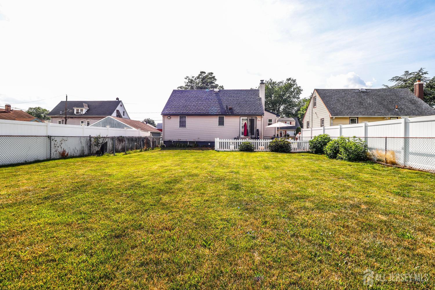 13 Meade Street Sewaren NJ 07077