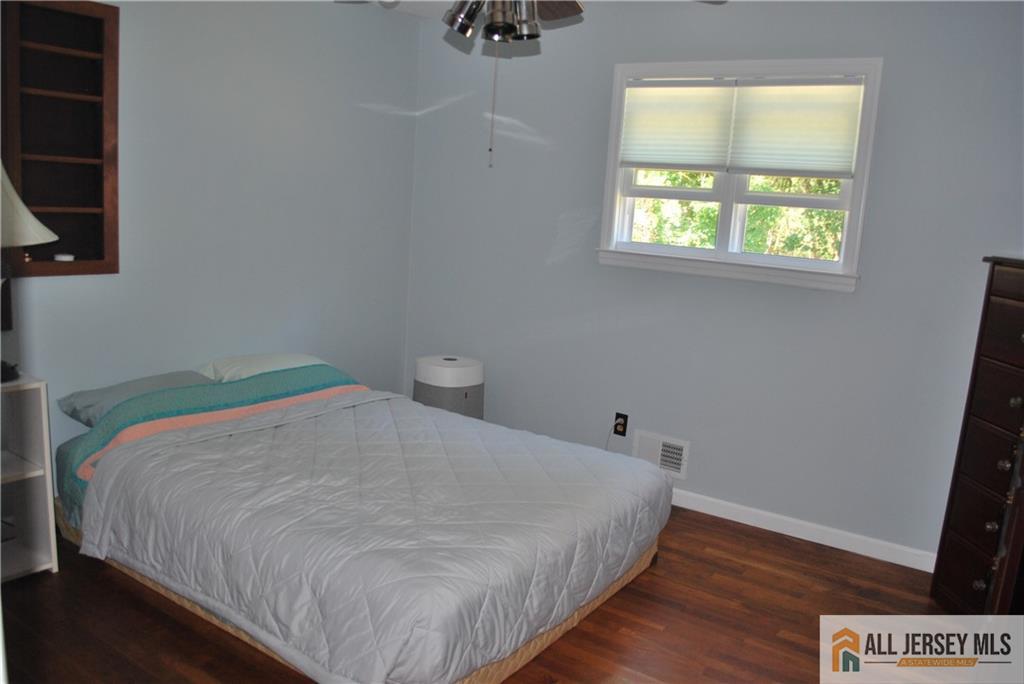1230 Cattus Island Bend Toms River NJ 08753