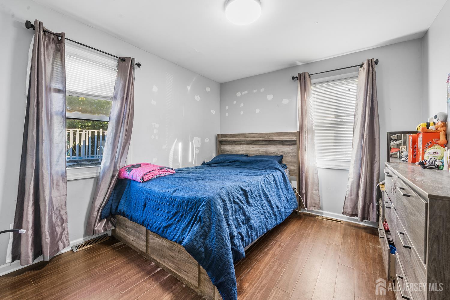 44 Eisenhower Drive Sayreville NJ 08872