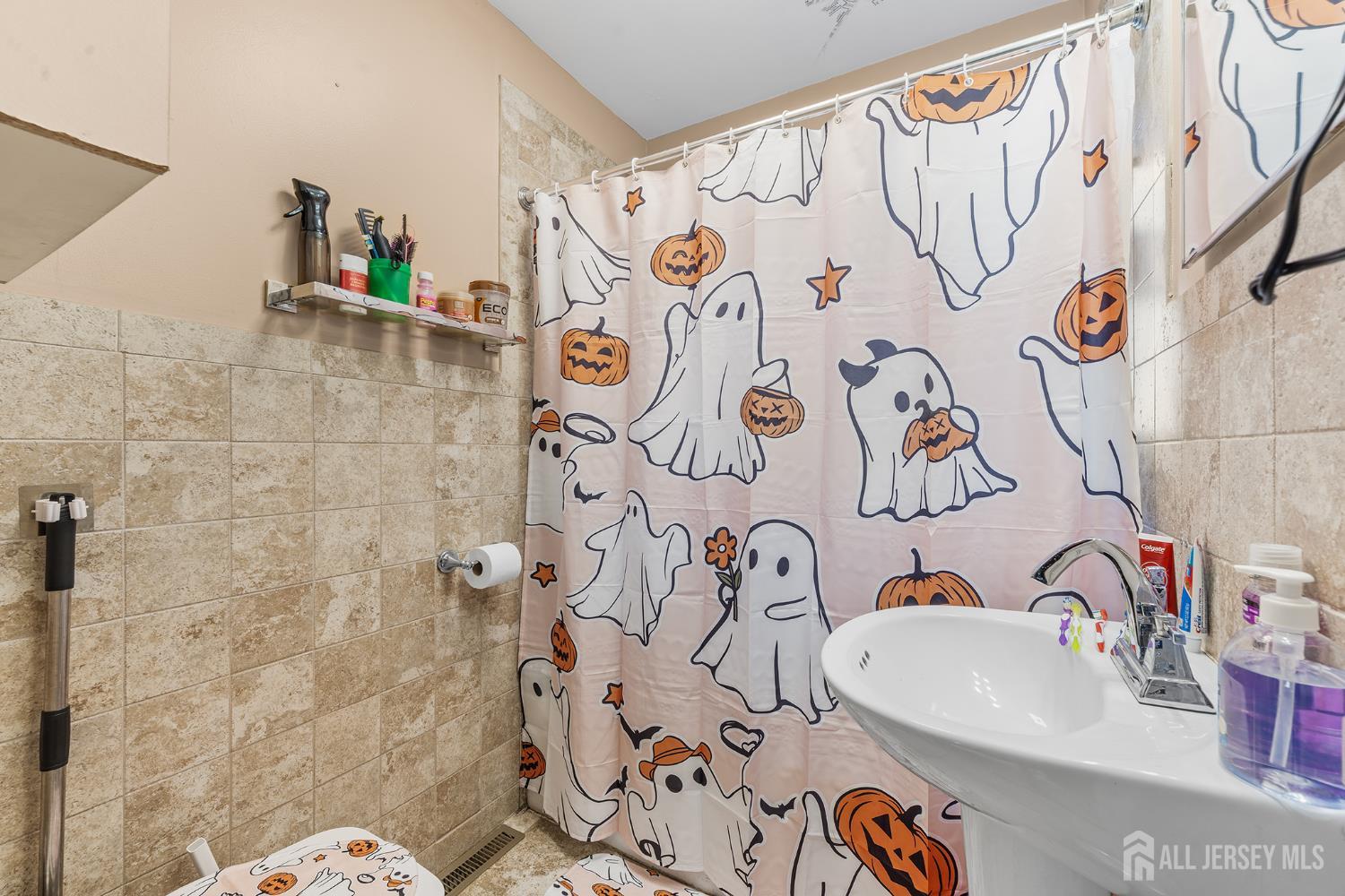 44 Eisenhower Drive Sayreville NJ 08872