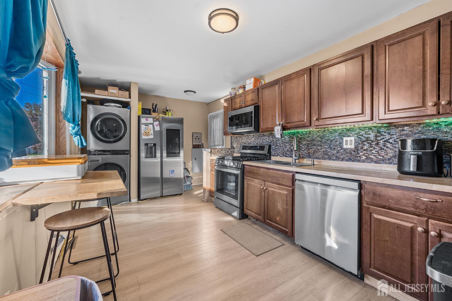 44 Eisenhower Drive Sayreville NJ 08872